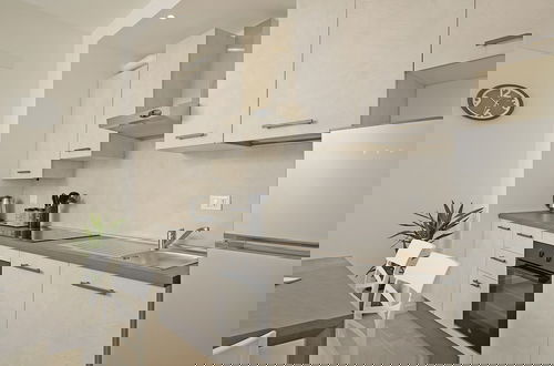Foto 9 - Sunshine Apartment by Wonderful Italy