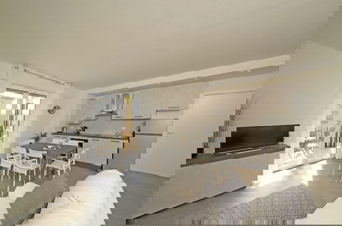 Foto 15 - Sunshine Apartment by Wonderful Italy