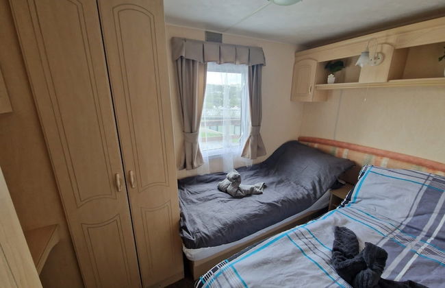 Caravansleeps6-parking-pool-mountain-petsok - Foto 2
