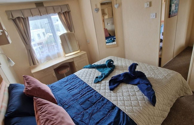 Caravansleeps6-parking-pool-mountain-petsok - Foto 3