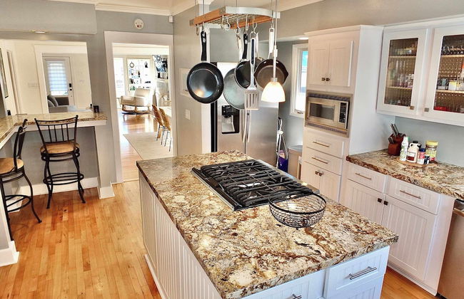 Beach City Craftsman - Walk to Beach - Foto 12