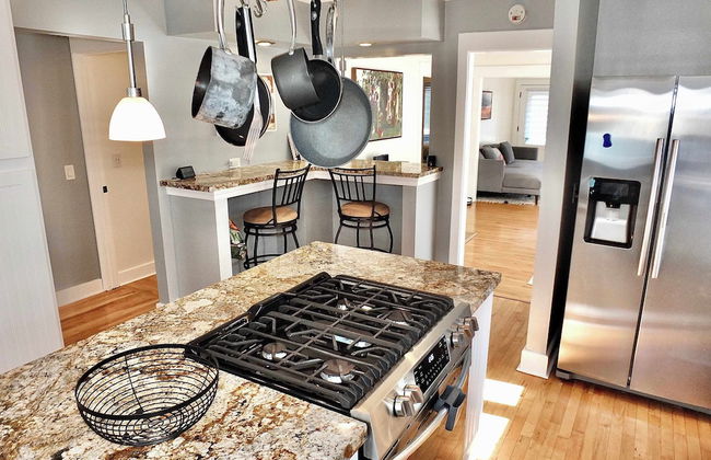 Beach City Craftsman - Walk to Beach - Foto 40