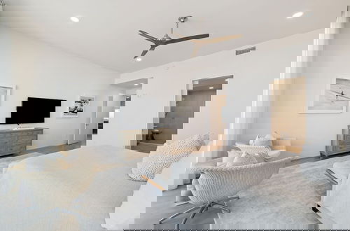 Photo 8 - Luxurious Penthouse Condo With Stunning Gulf Views! #402 Viridian In Seagrove 5br Sleeps 12 5 Bedroom Condo by RedAwning