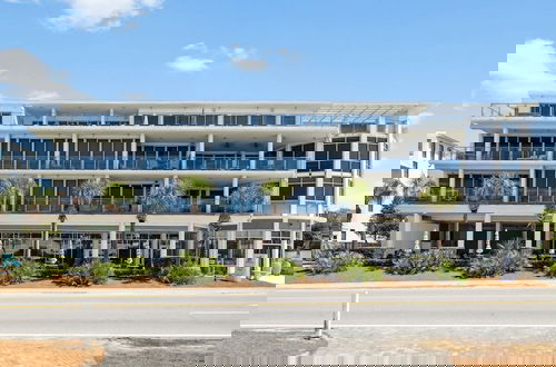 Photo 77 - Luxurious Penthouse Condo With Stunning Gulf Views! #402 Viridian In Seagrove 5br Sleeps 12 5 Bedroom Condo by RedAwning