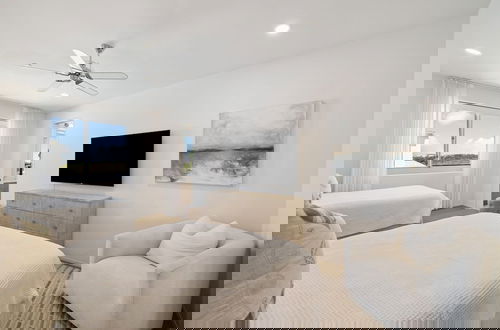 Photo 15 - Luxurious Penthouse Condo With Stunning Gulf Views! #402 Viridian In Seagrove 5br Sleeps 12 5 Bedroom Condo by RedAwning