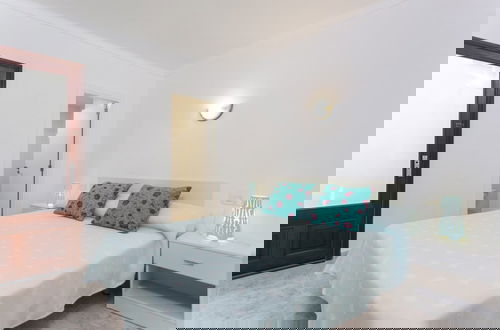 Photo 2 - Charming Apartment for Stay