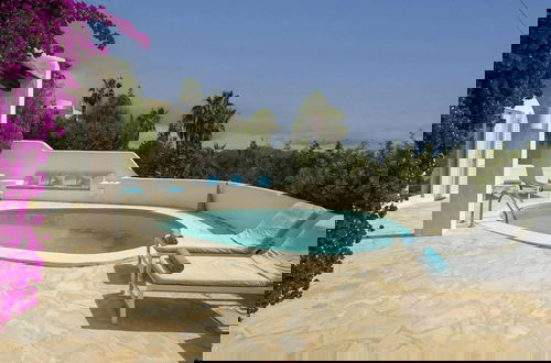 Foto 31 - Tranquil Villa With Private Pool