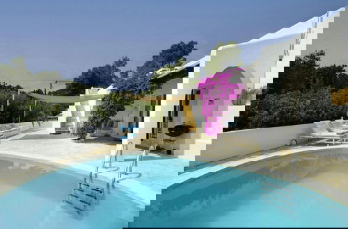 Foto 23 - Tranquil Villa With Private Pool
