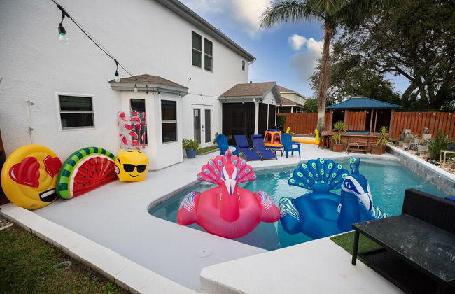 Gorgeous Urban Oasis W/hot Tub, Heated Pool And Private Movie Theater 3 Bedroom Home by RedAwning - Foto 50