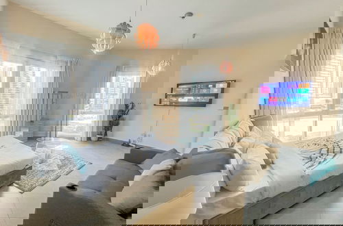 Photo 8 - Snug Studio With City Views, Perfect For Couples