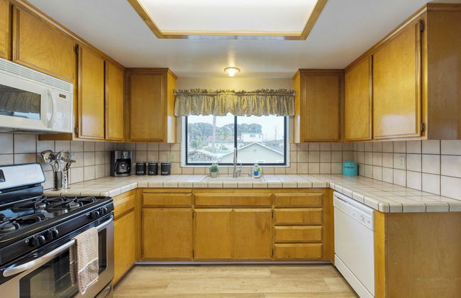 Mendel Manor by Avantstay Walk to Beach! Large Deck + Patio - Foto 16