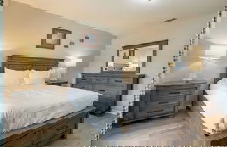 Foto 2 - Mendel Manor by Avantstay Walk to Beach! Large Deck + Patio