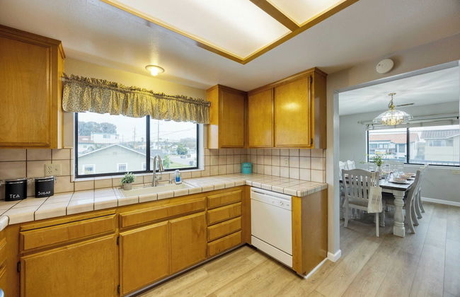 Mendel Manor by Avantstay Walk to Beach! Large Deck + Patio - Foto 37