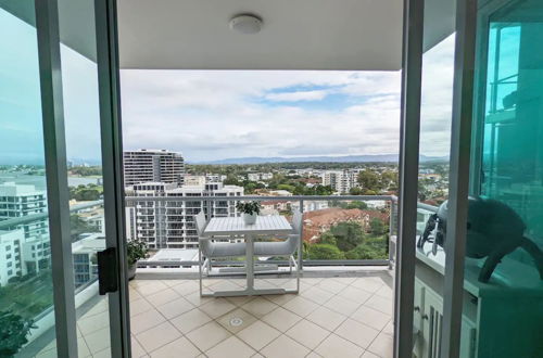 Foto 26 - Beautiful 1 Bedroom Gold Coast Retreat With Free Parking