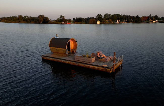 Swarm - 3 Waterlodges Naast Elkaar in Friesland - Photo 20