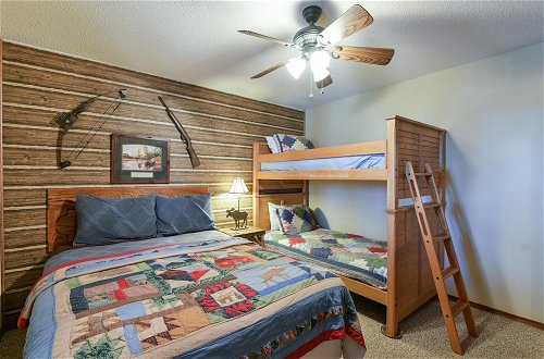 Foto 4 - Westcreek Lodge @ Notch-vaulted Ceilings, 2 Pools, Private Lake, 1 Mile to Sdc