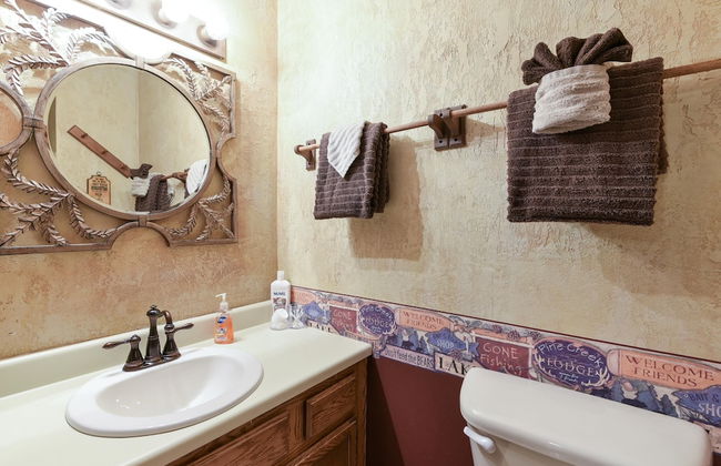 Westcreek Lodge @ Notch-vaulted Ceilings, 2 Pools, Private Lake, 1 Mile to Sdc! - Foto 11