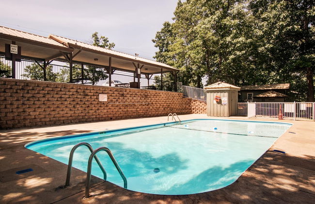 Westcreek Lodge @ Notch-vaulted Ceilings, 2 Pools, Private Lake, 1 Mile to Sdc! - Foto 5