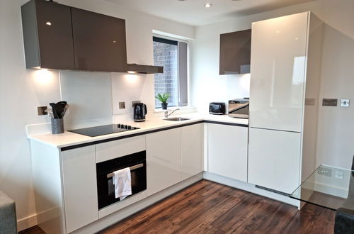 Foto 6 - Luxury 2 bed Apt 10 mins to City Centre