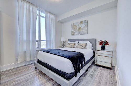 Photo 6 - Grand Royal Condos -Mississauga SQ One