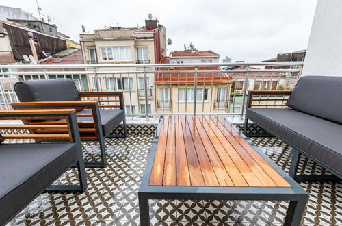 Photo 10 - Central Flat With Lovely Terrace in Ferikoy Sisli