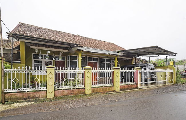 Hotel O Eco Tourism Desa Cipada Bukit Senyum Homestay Syariah - Foto 1