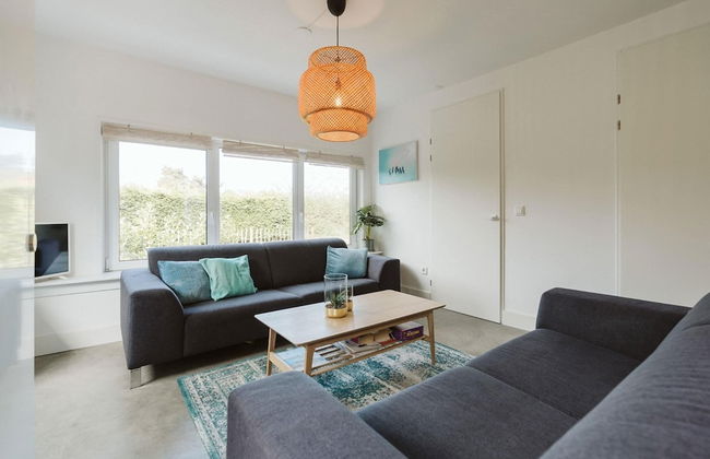 Large, Elegantly Furnished Holiday Home With Lots of Privacy on a Family Park - Foto 14