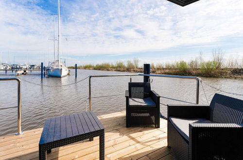 Photo 21 - Beautiful Houseboat in Marina of Volendam