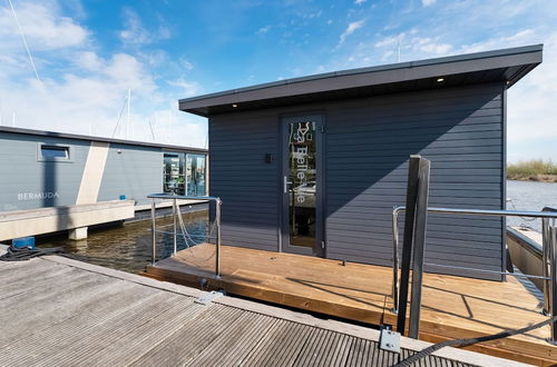 Photo 32 - Beautiful Houseboat in Marina of Volendam With Shared Pool