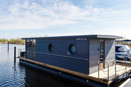 Foto 33 - Beautiful Houseboat in Marina of Volendam With Shared Pool