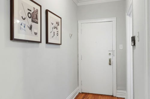 Photo 16 - 2BR Bustling & Lively Apt in Lake View