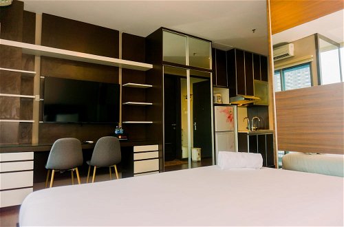 Foto 16 - Homey And Minimalist Studio Room At Gp Plaza Apartment