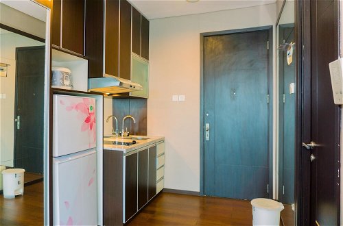 Photo 4 - Homey And Minimalist Studio Room At Gp Plaza Apartment