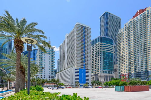 Photo 31 - Amazing 2Br Condo in Brickell W Pool