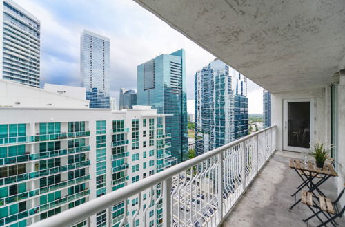 Photo 15 - Amazing 2Br Condo in Brickell W Pool