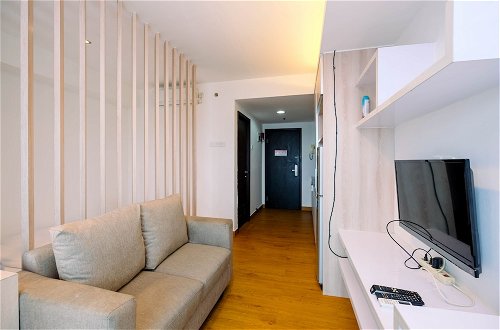 Photo 14 - Nice Living Studio At 8Th Floor Tamansari The Hive Apartment