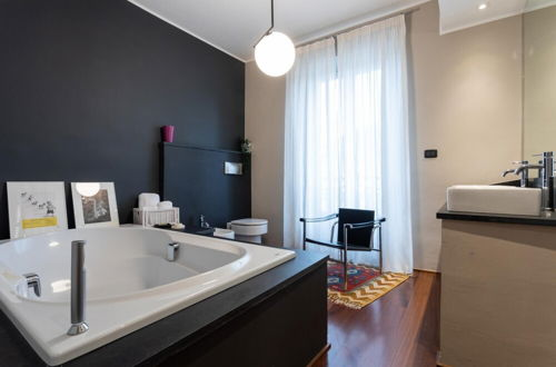 Foto 17 - Charming Apartment Near Porta Nuova by Wonderful Italy