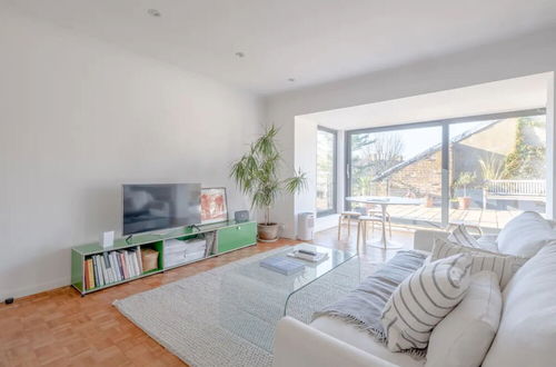 Photo 26 - Peaceful 2 Bedroom Flat With Roof Terrace - Hackney