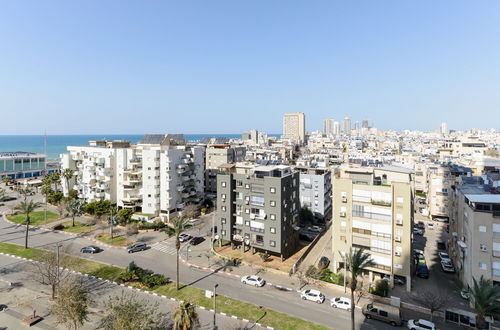 Foto 29 - Bat Yam Luxury with Terrace & Sea View