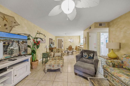 Photo 9 - Cozy Condo on the White Sand Beach With Pool