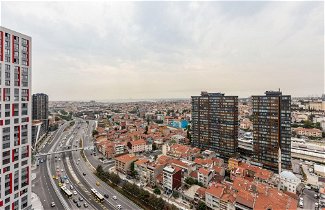 Photo 2 - Modern Flat With Fantastic City View in Kadikoy