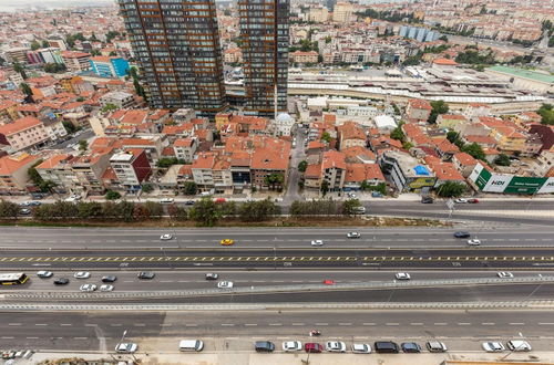 Foto 19 - Modern Flat With Fantastic City View in Kadikoy