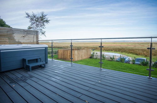 Photo 20 - The Langland Bay Lookout - 1 Bed Cabin - Landimore
