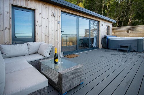 Photo 23 - The Langland Bay Lookout - 1 Bed Cabin - Landimore