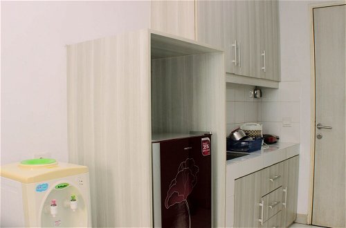 Photo 6 - Warm And Simply Studio Room At Azalea Suites Apartment