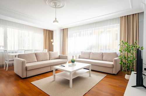 Photo 20 - Centrally Located Sleek and Modern Flat in Sisli