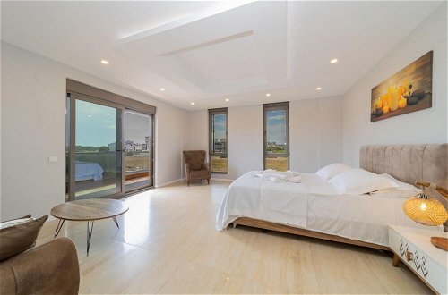 Foto 6 - Luxury Villa With Private Pool Close to Lara Beach
