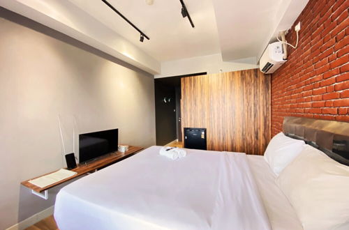 Photo 3 - Comfort Studio Room At Mekarwangi Square Cibaduyut Apartment