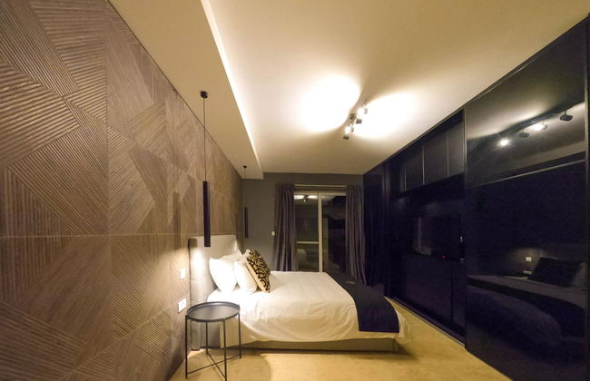 Comfortable Home With hot tub and Communal Pool - Photo 16