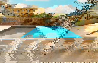 Photo 1 - Comfortable Home With hot tub and Communal Pool
